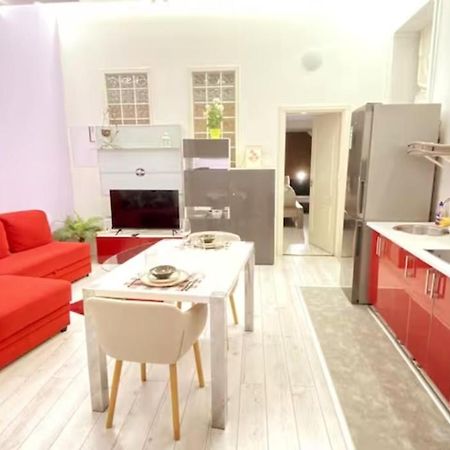Yes, Yes! Lovely Apartment Good Amenities Budapest Center ภายนอก รูปภาพ